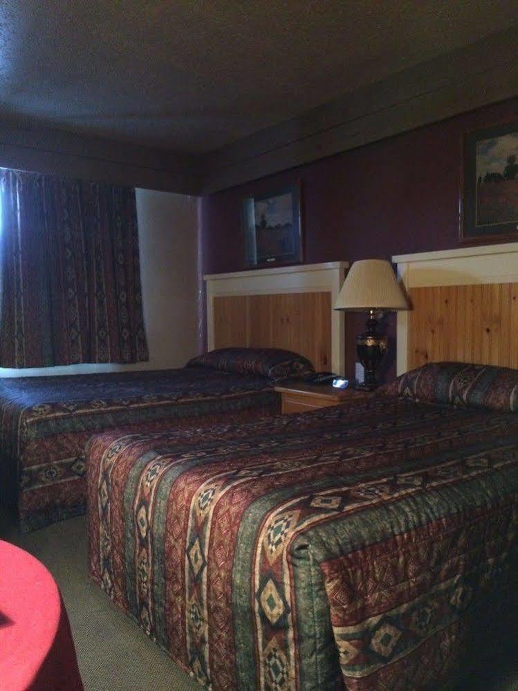 Logan Lake Lodge Экстерьер фото