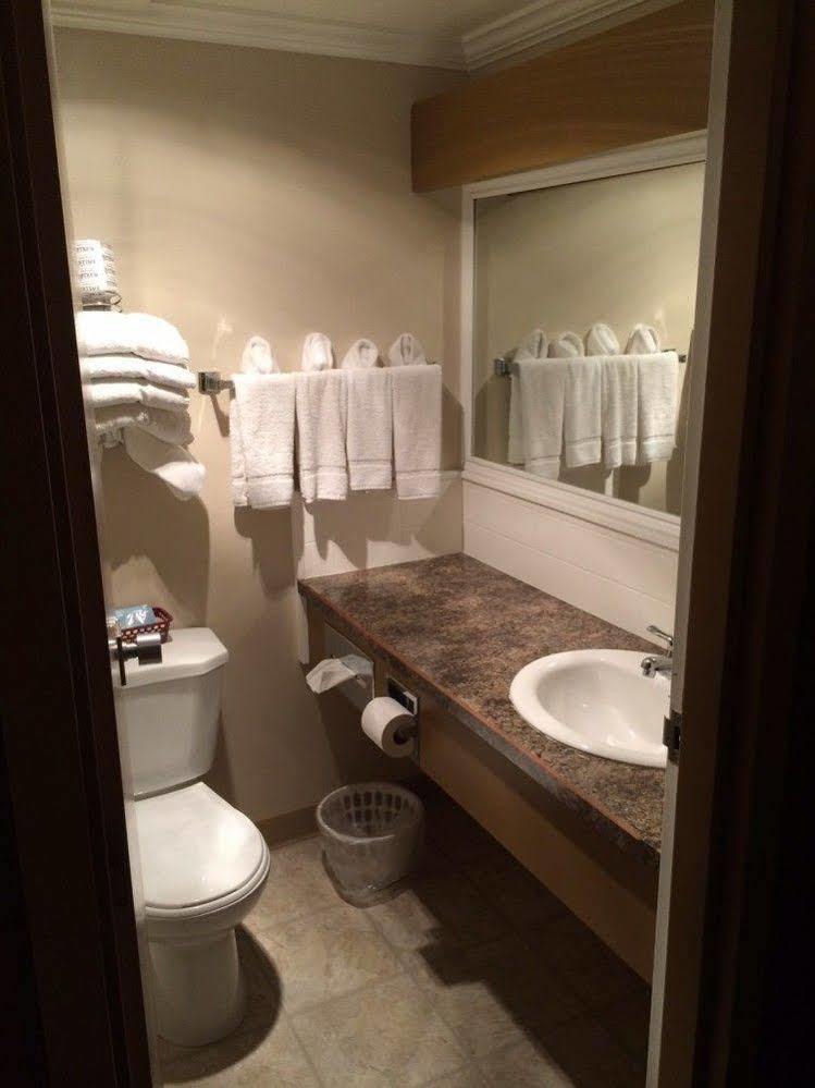 Logan Lake Lodge Экстерьер фото